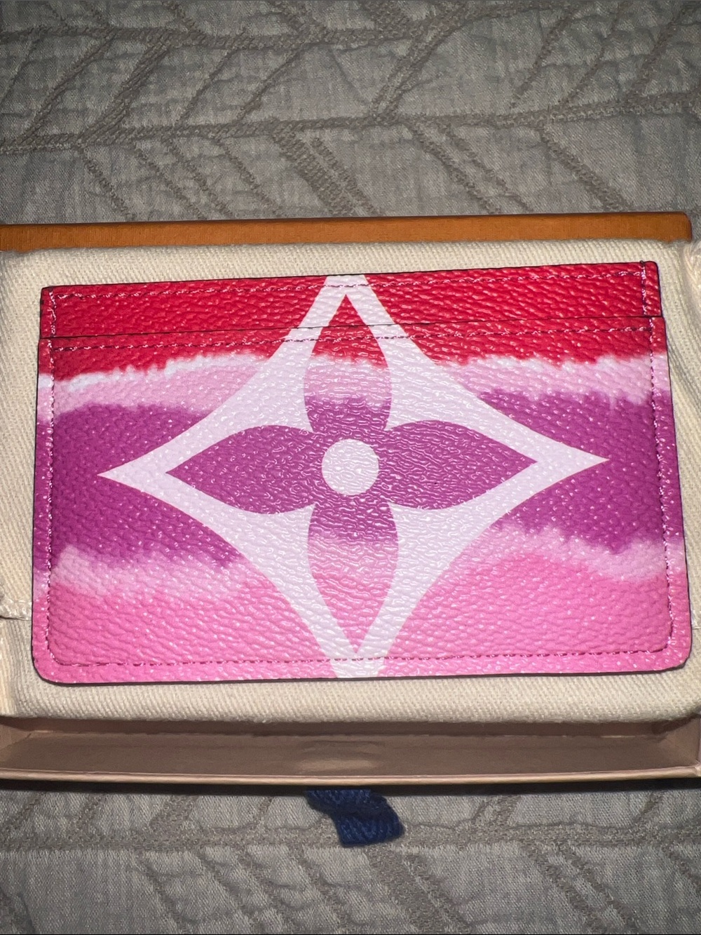 Louis Vuitton LV Escale Porte Cartes Simple Card Case Pink Rouge M69115